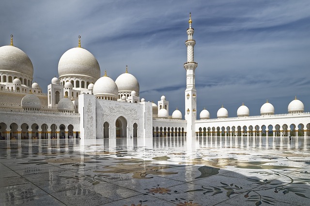 ترجمة دينية للإنجليزية